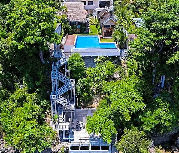 The Cliffhouse 3* Samboan