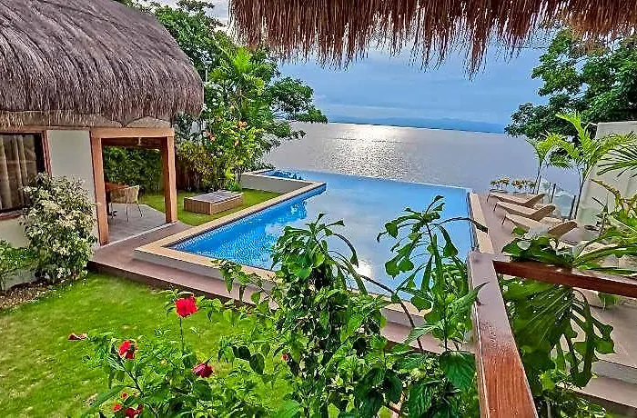 The Cliffhouse Hotel