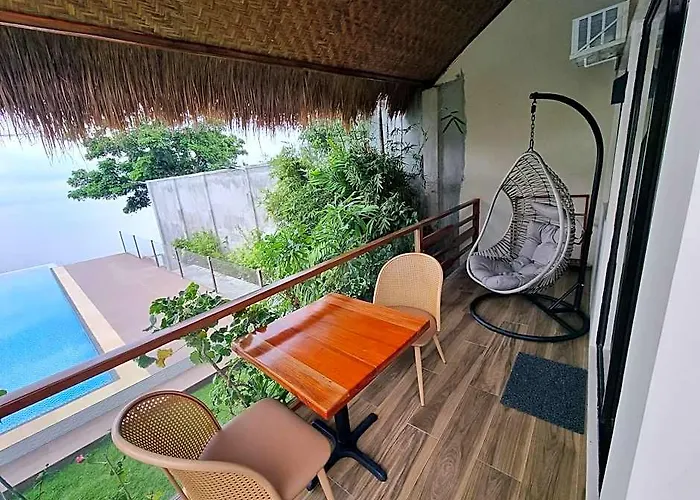 The Cliffhouse 3* Samboan