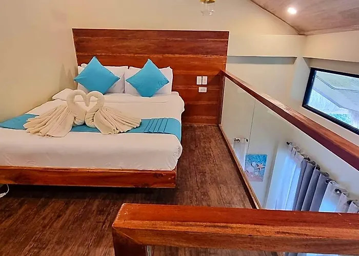 The Cliffhouse 3* Samboan