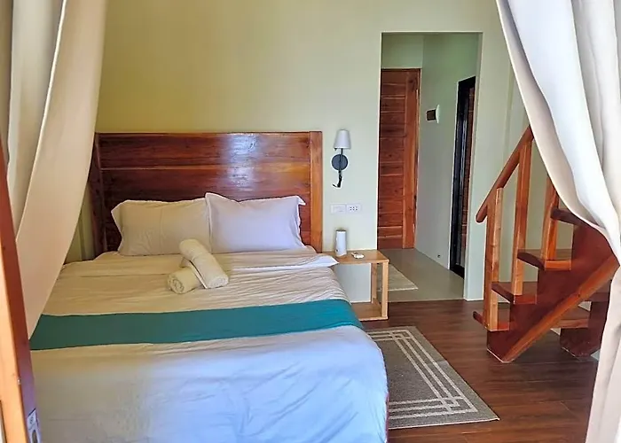 The Cliffhouse Hotel Samboan